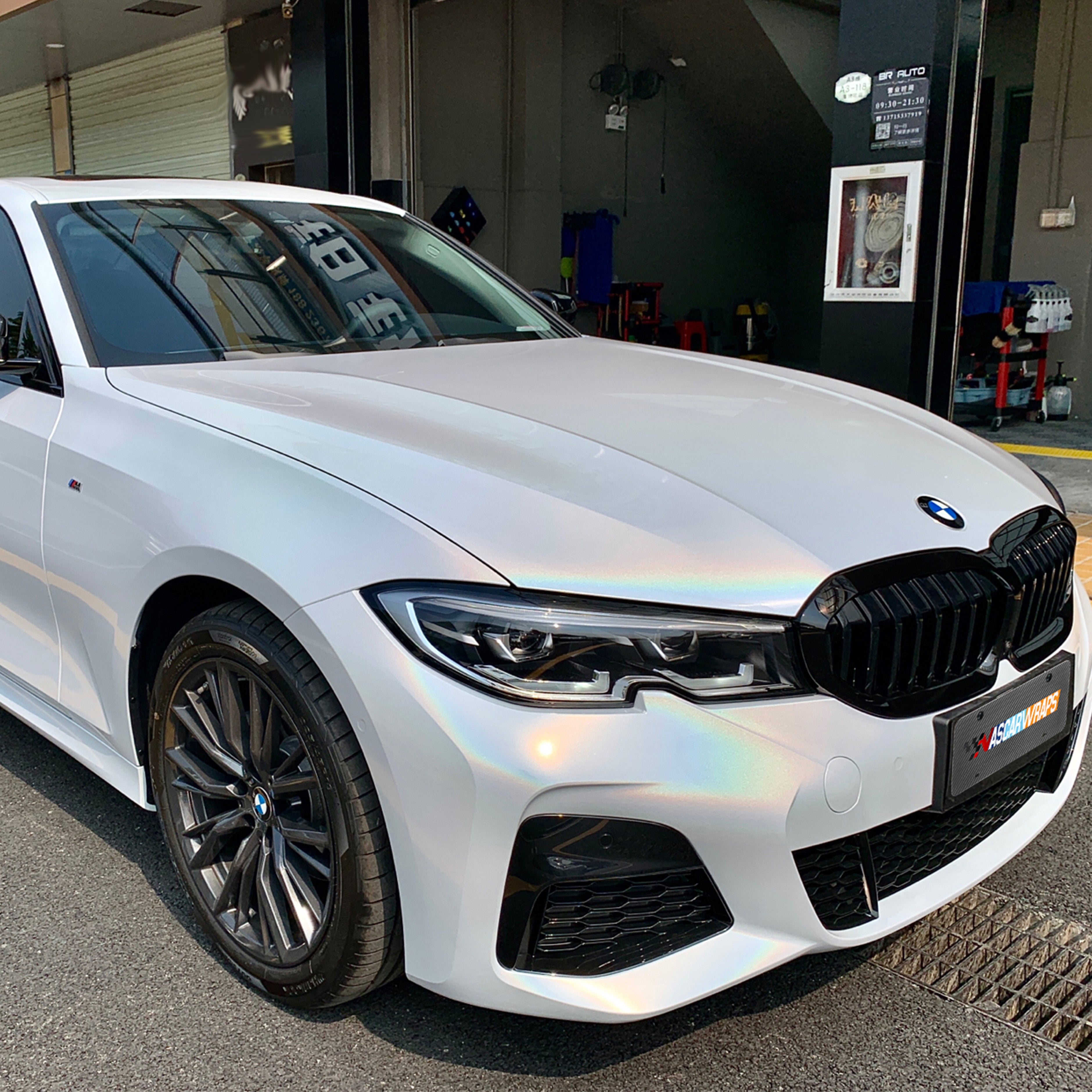 Gloss Rainbow Laser White To Iridescent Vinyl Wrap 202302