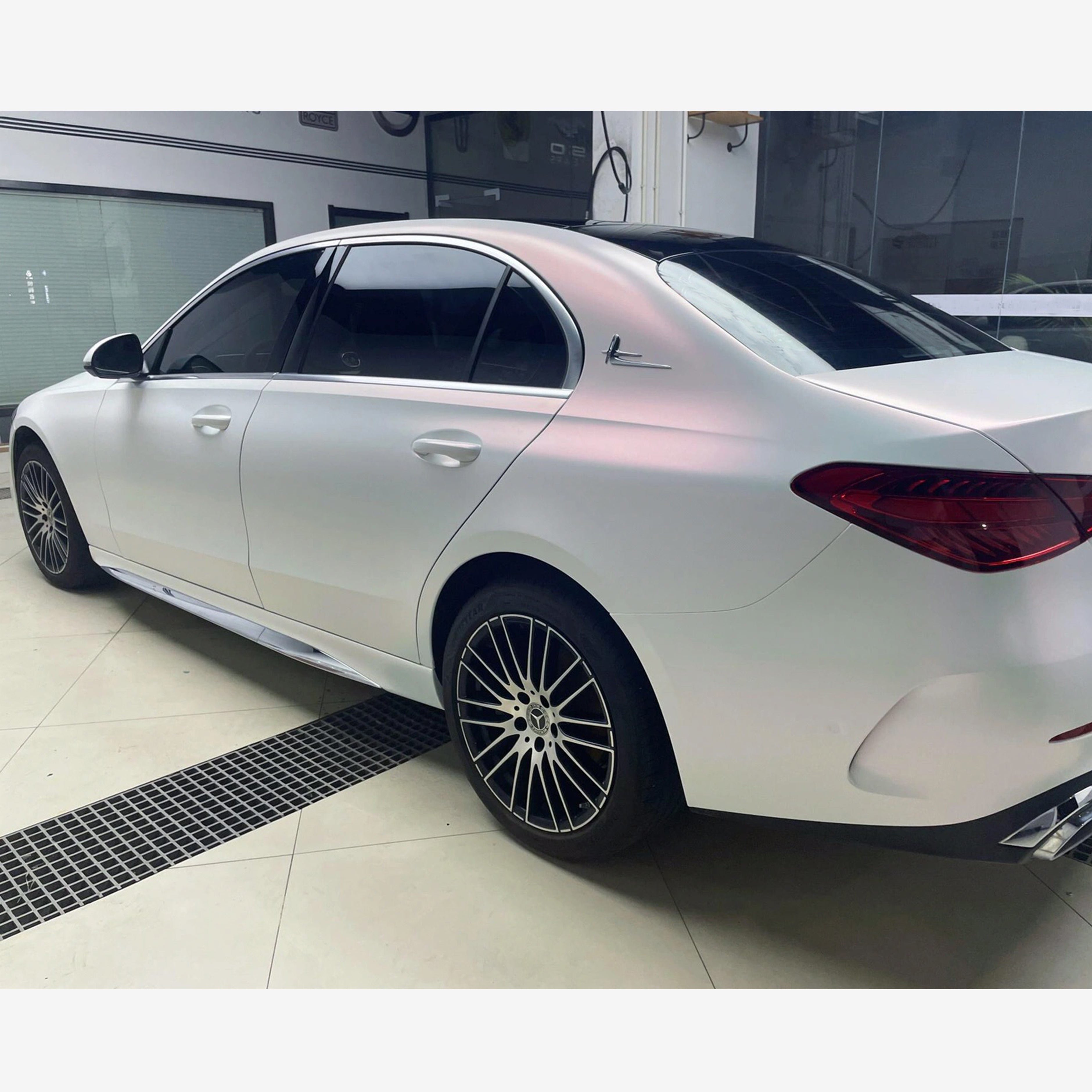 Mercedes Benz AMG C63 Wtap Matte Pearl White To Red Wrap 202301