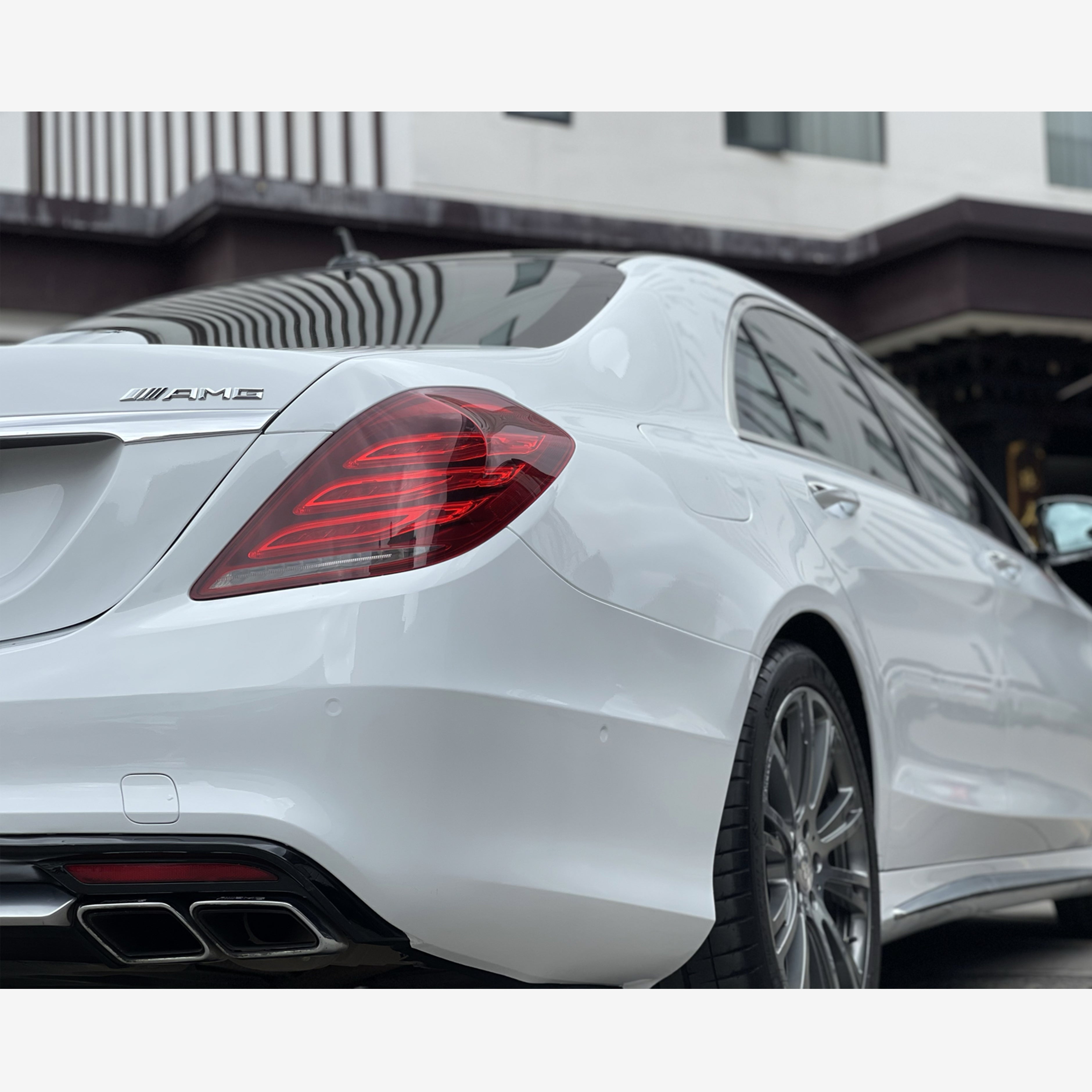 Gloss White Metallic Vinyl Mercedes Benz E300 Wrap 05