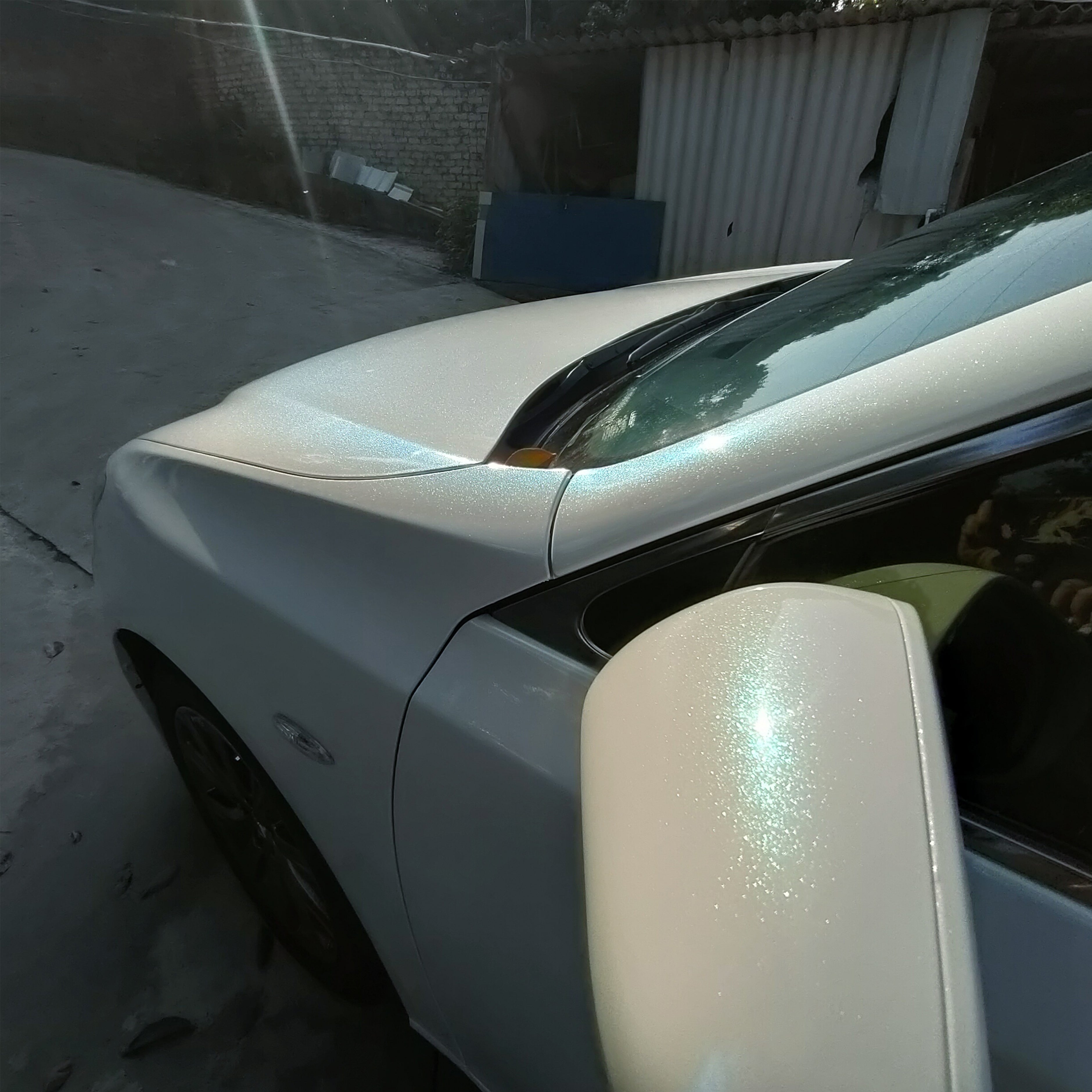 Gloss Diamon White To Green Vinyl Wrap 202306