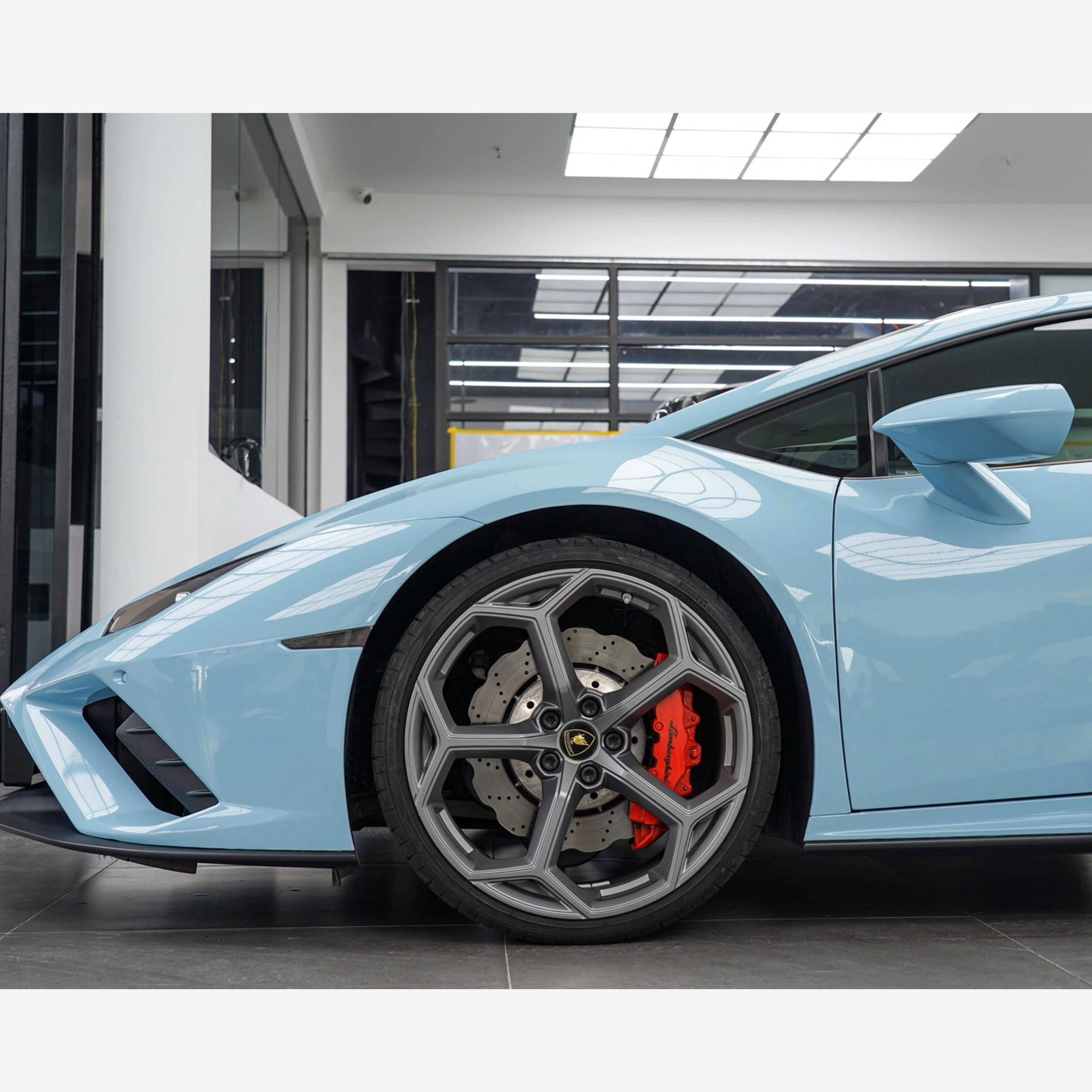 Lamborghini Huracan Evo Gloss Sea Breeze Blue Vinyl Wrap 01