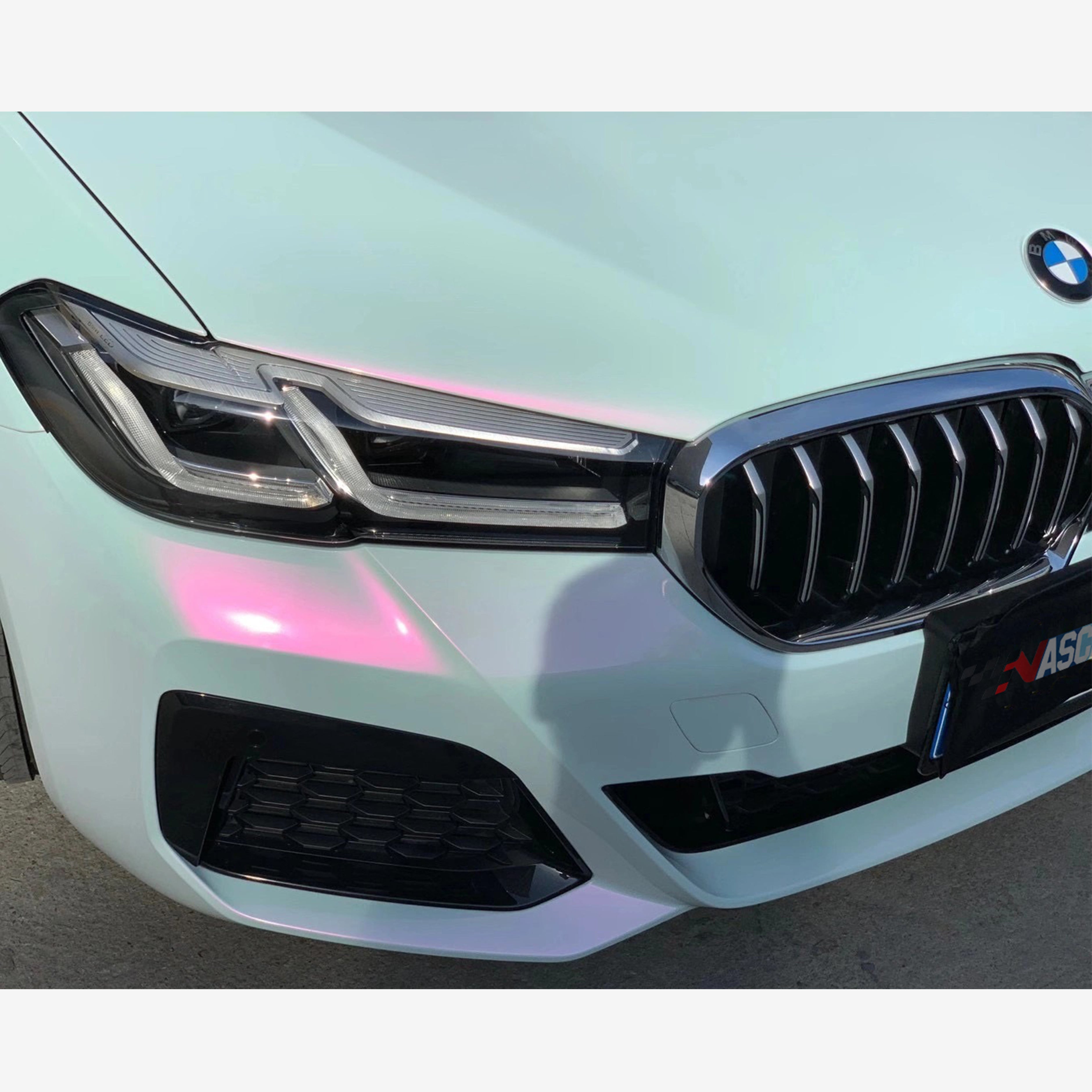 Gloss Pearl White Red Vinyl BMW 5 Wrap 2023 01