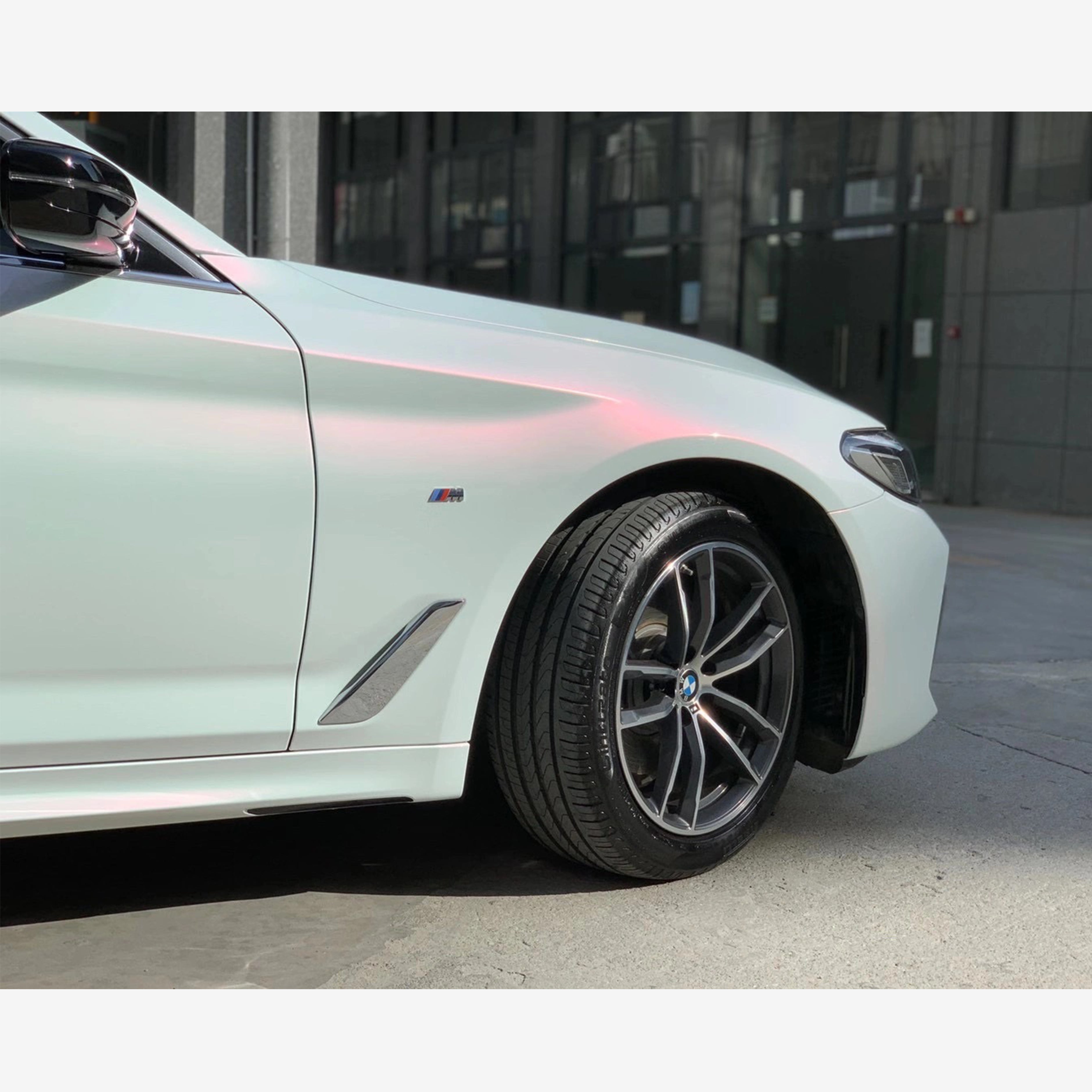 Gloss Pearl White Red Vinyl BMW 5 Wrap 2023 02