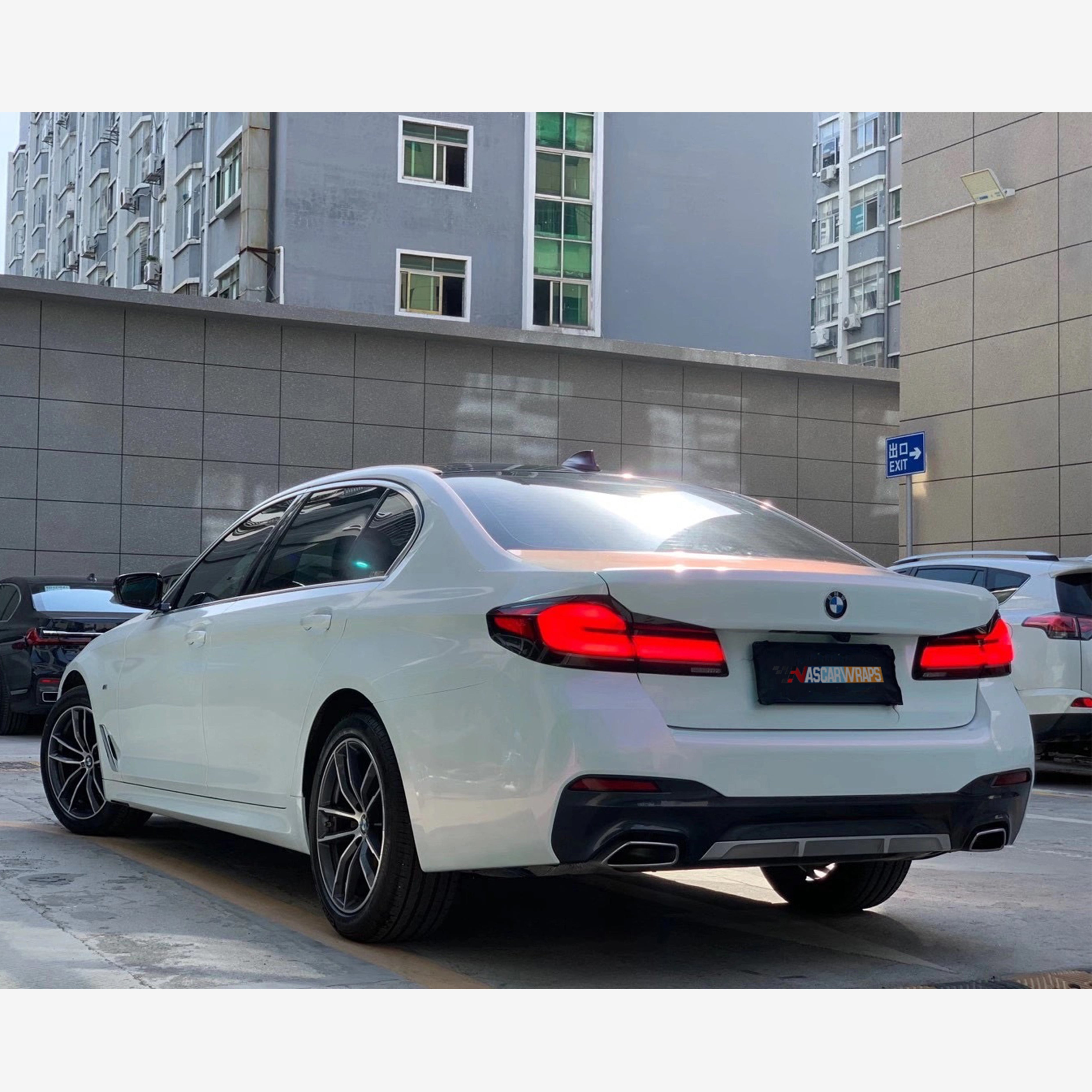 Gloss Pearl White Red Vinyl BMW 5 Wrap 2023 04