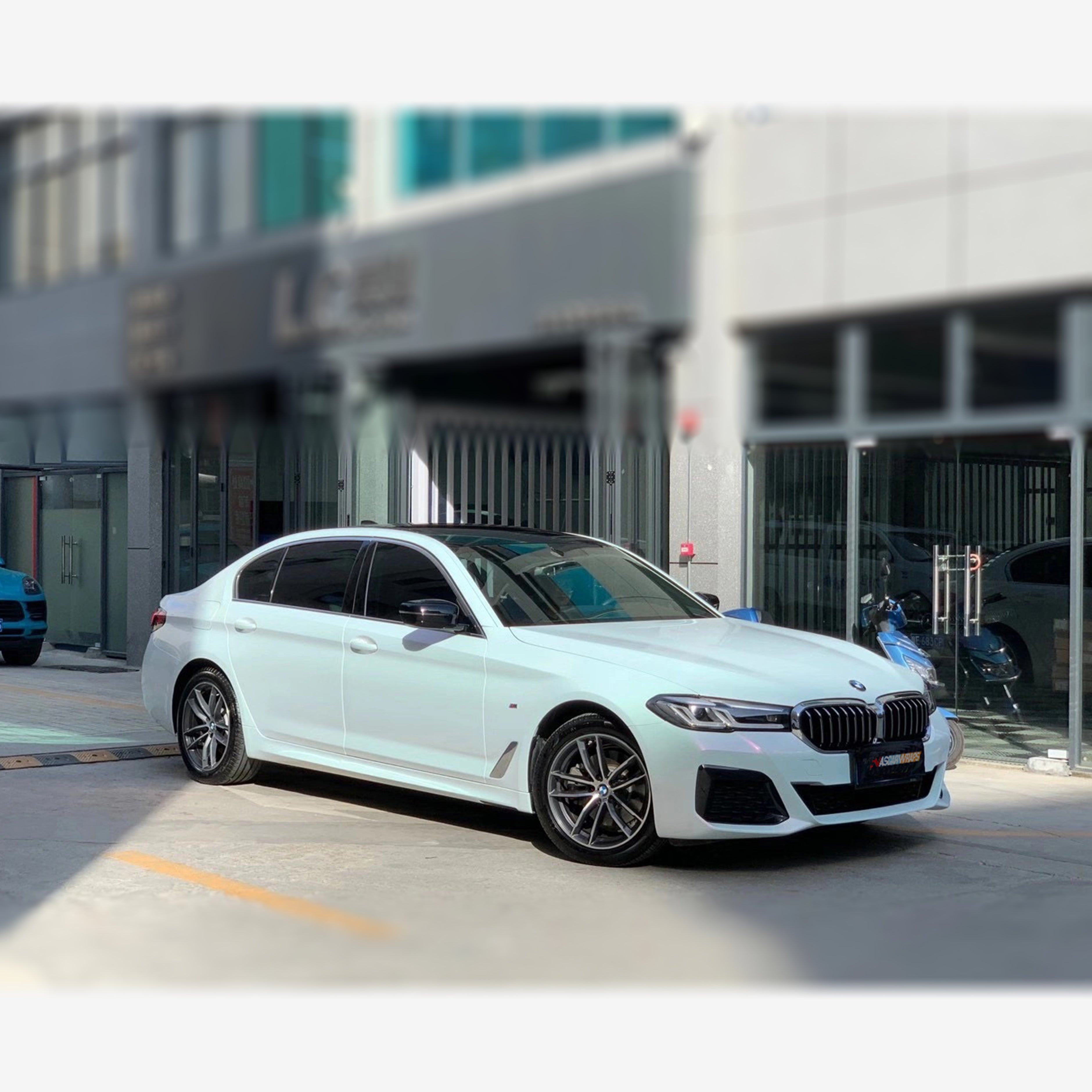 Gloss Pearl White Red Vinyl BMW 5 Wrap 2023 05