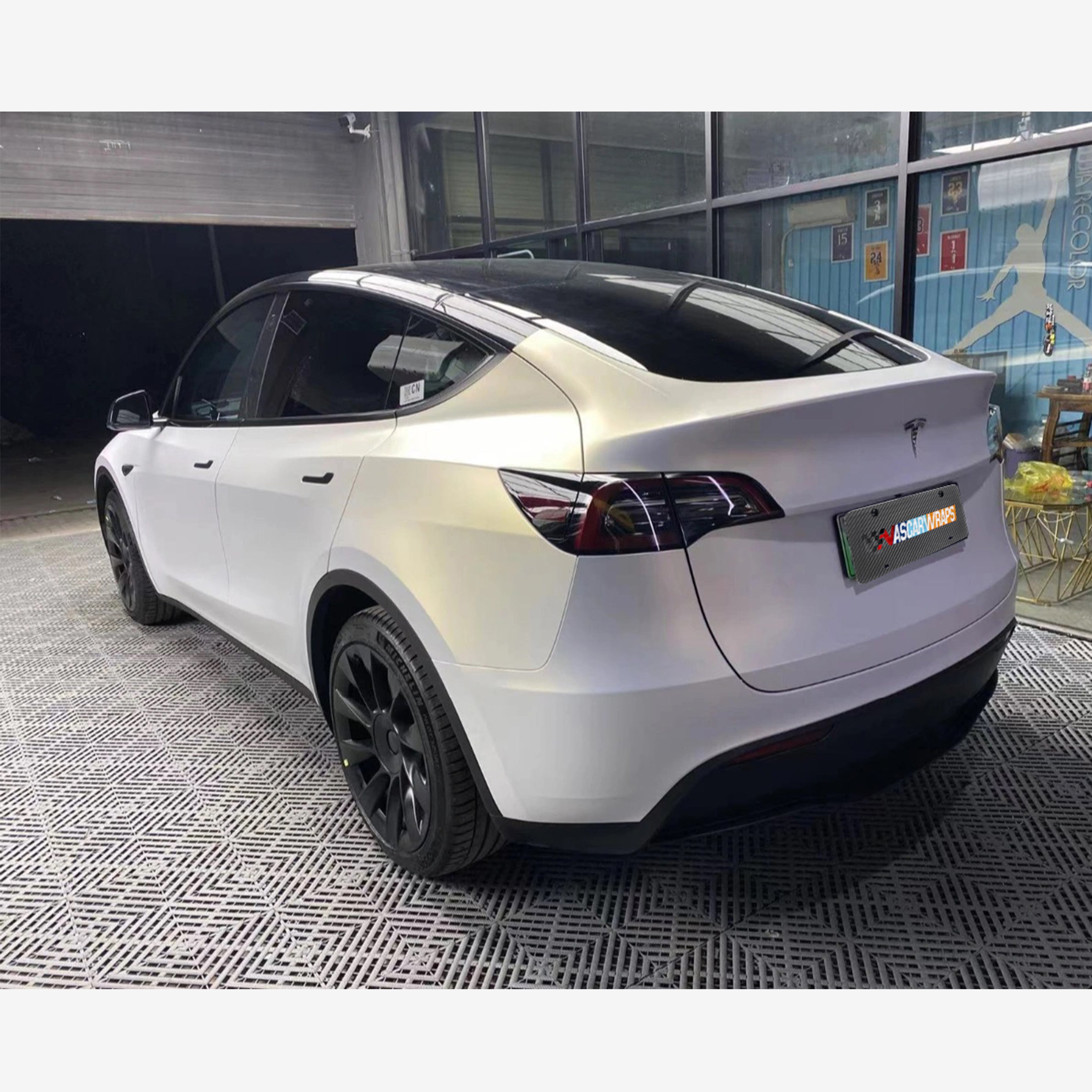 Tesla Model Y Wrap Matte Pearl White To Gold Vehicle Wrap 202302