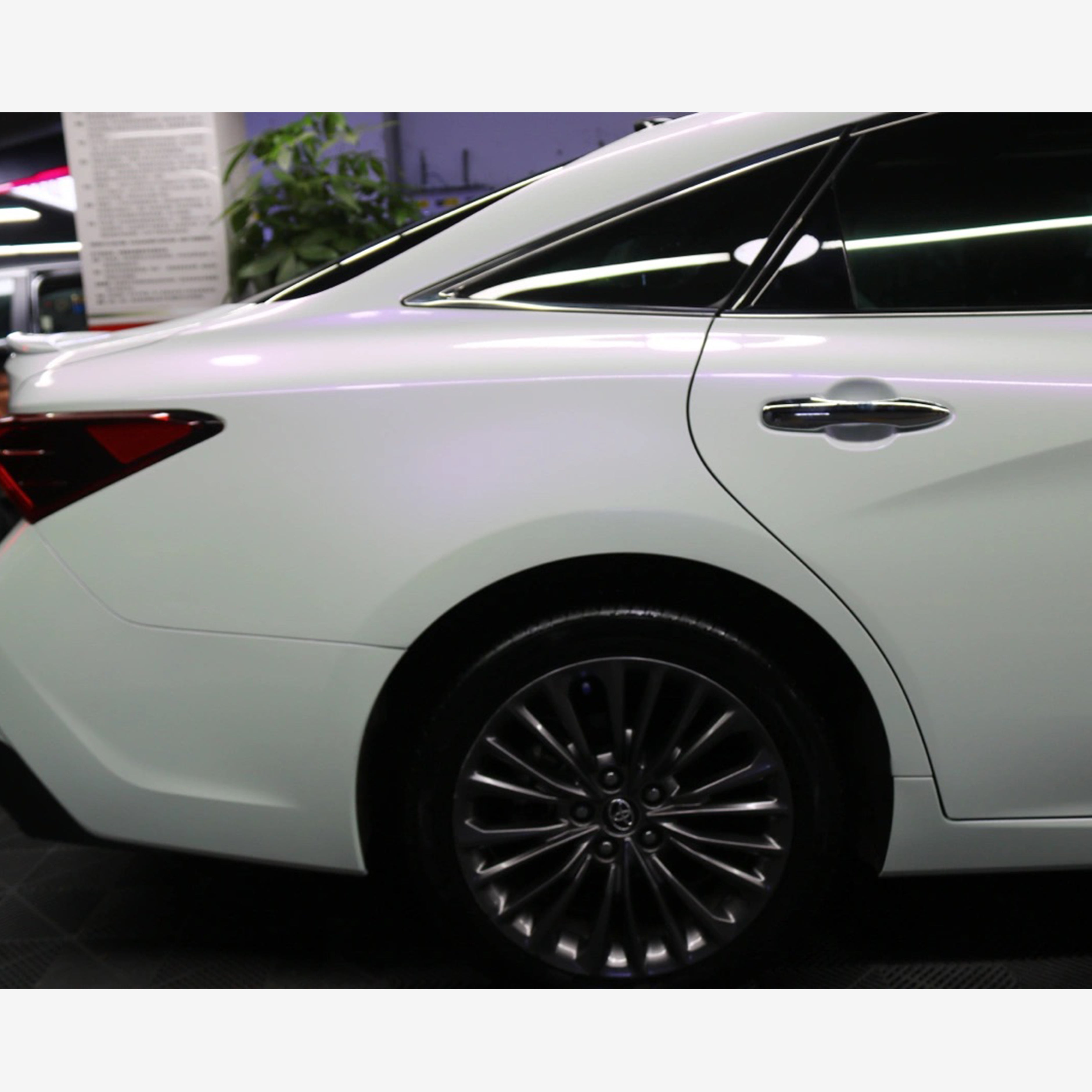 White To Purple Golss Vinyl Wrap 2023 05