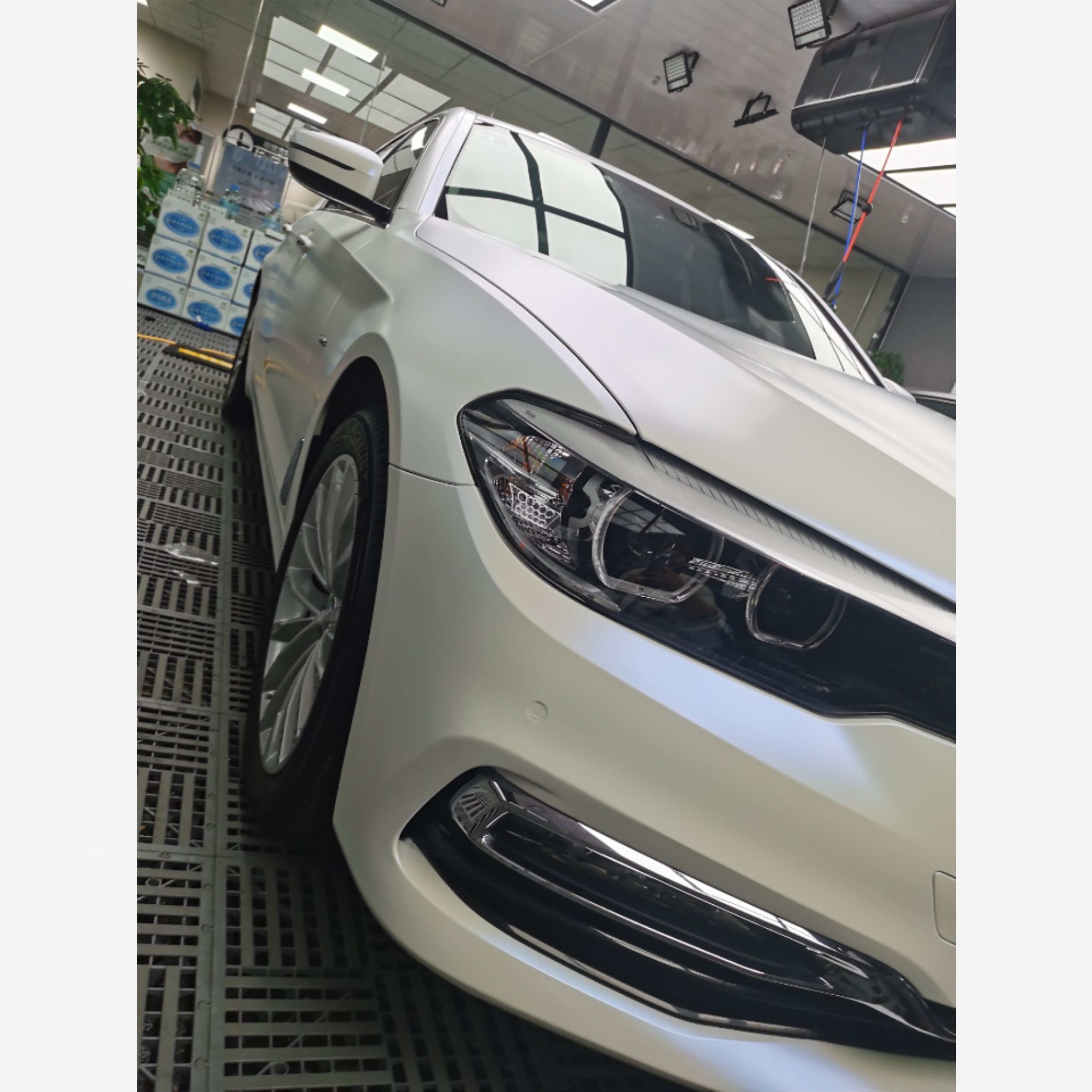 BMW 5 Series Vehicle Vinyl Matte Pearl White To Blue Wrap 01