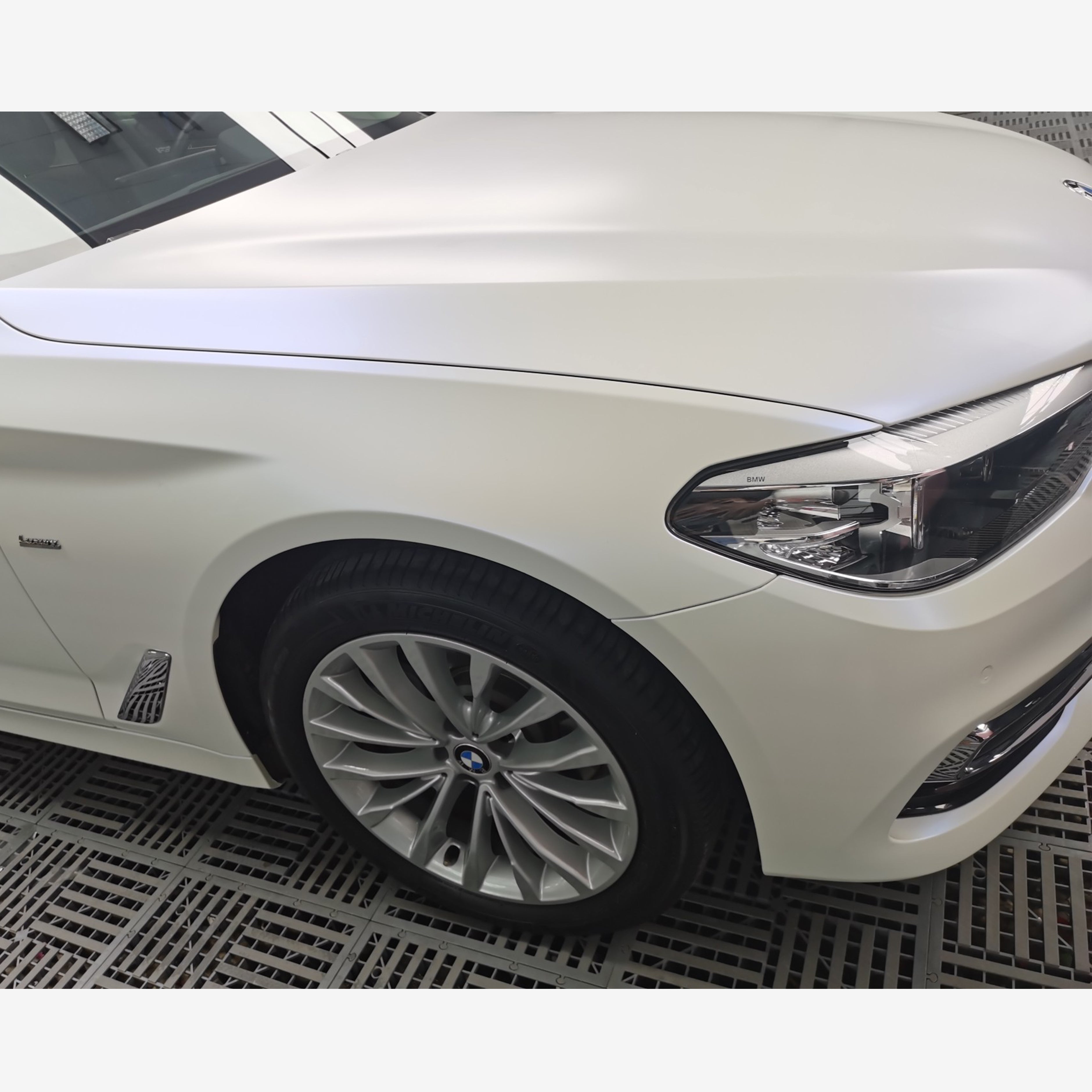 BMW 5 Series Vehicle Vinyl Matte Pearl White To Blue Wrap 02