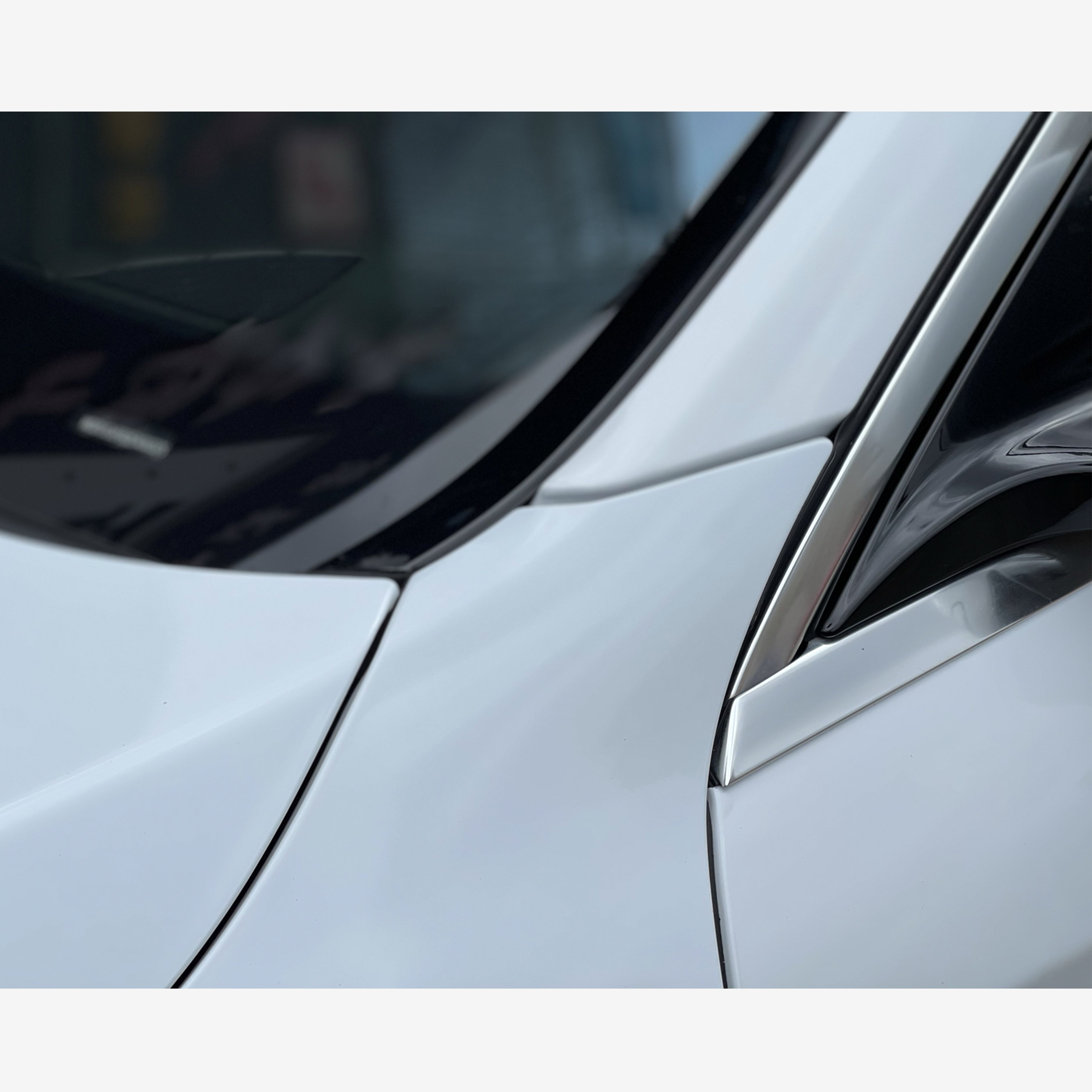 Gloss White Metallic Vinyl Mercedes Benz E300 Wrap 03