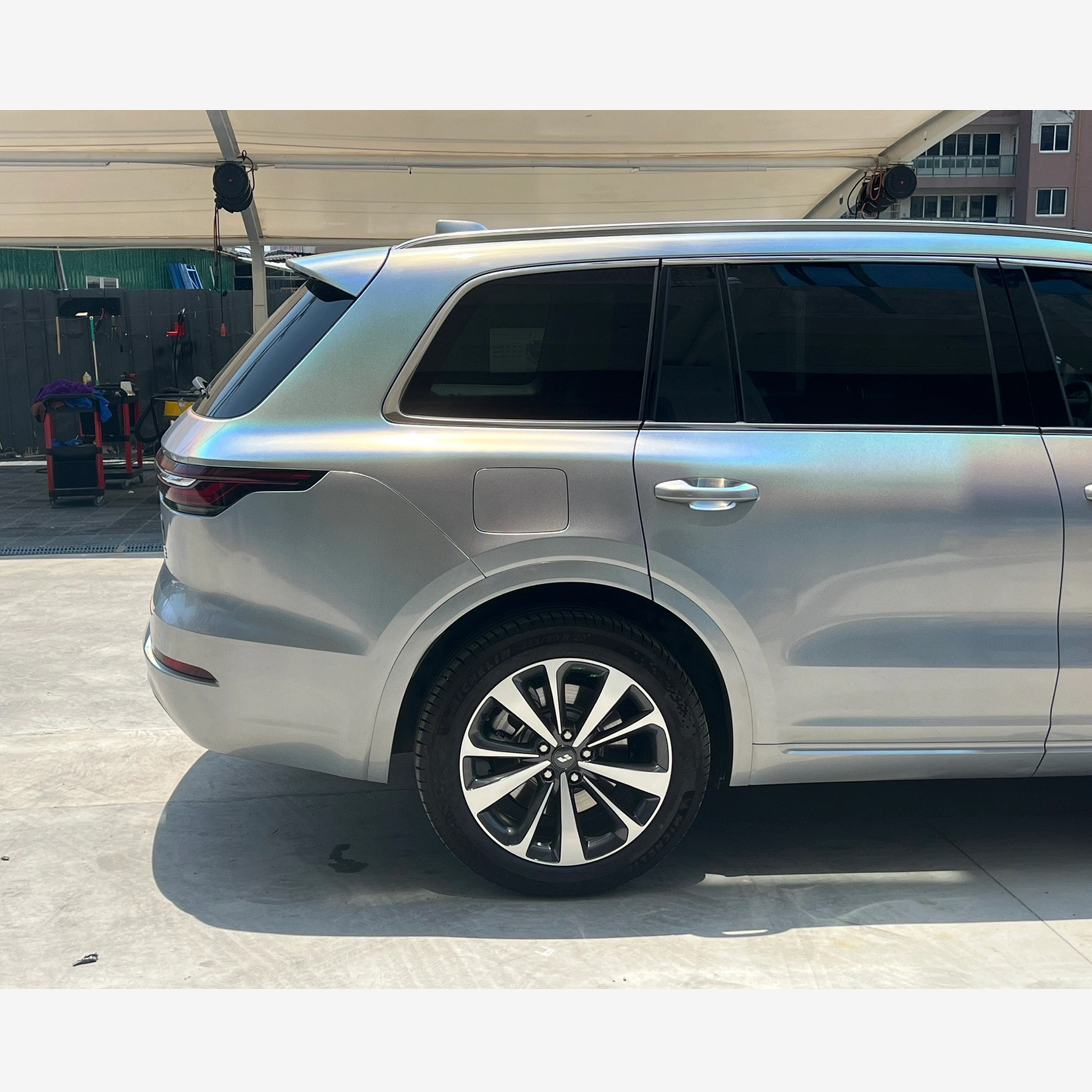 Leading Ideal One Rainbow Metallic Silver wap 2023 02