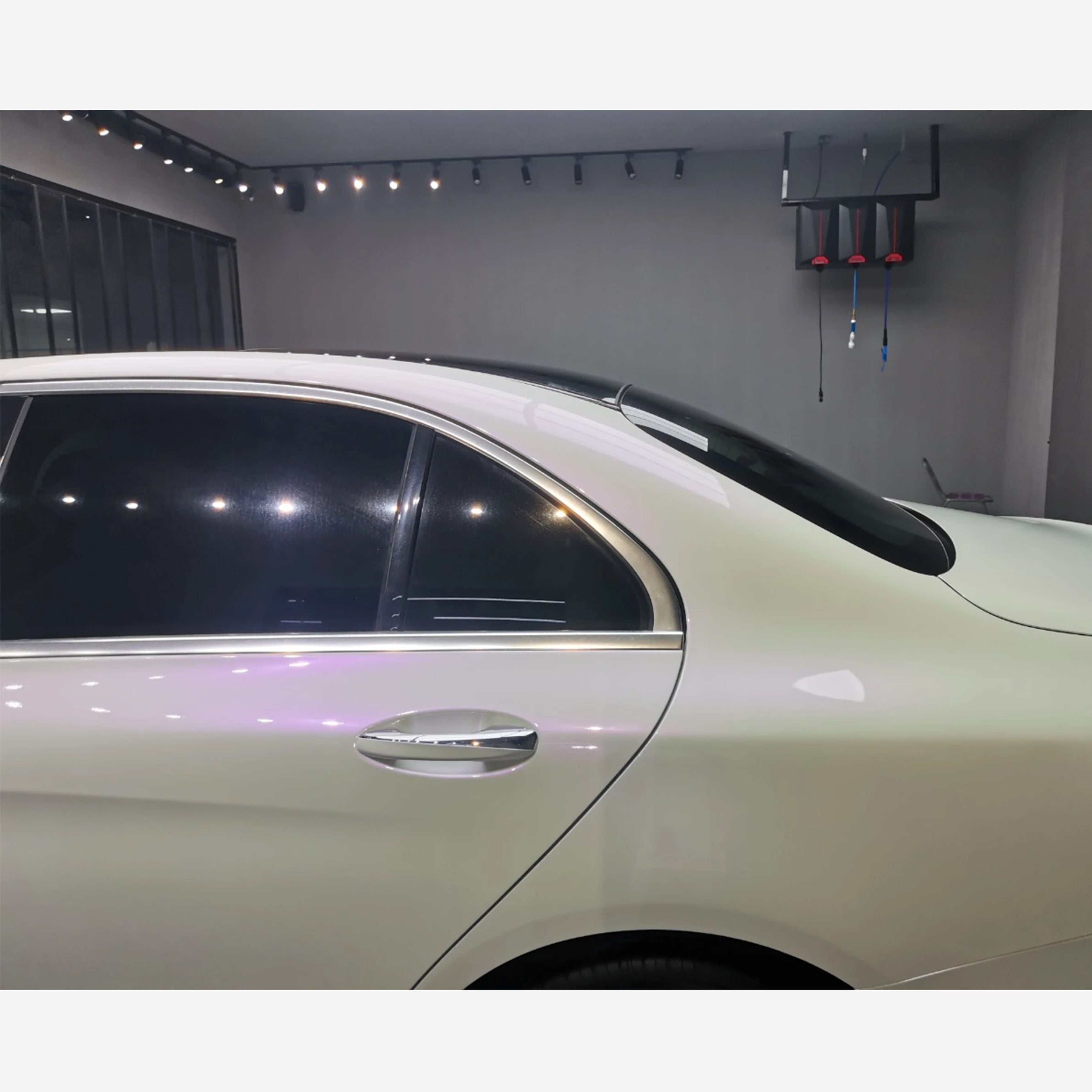 Gloss Diamond White Purple Vinyl Wrap 202306