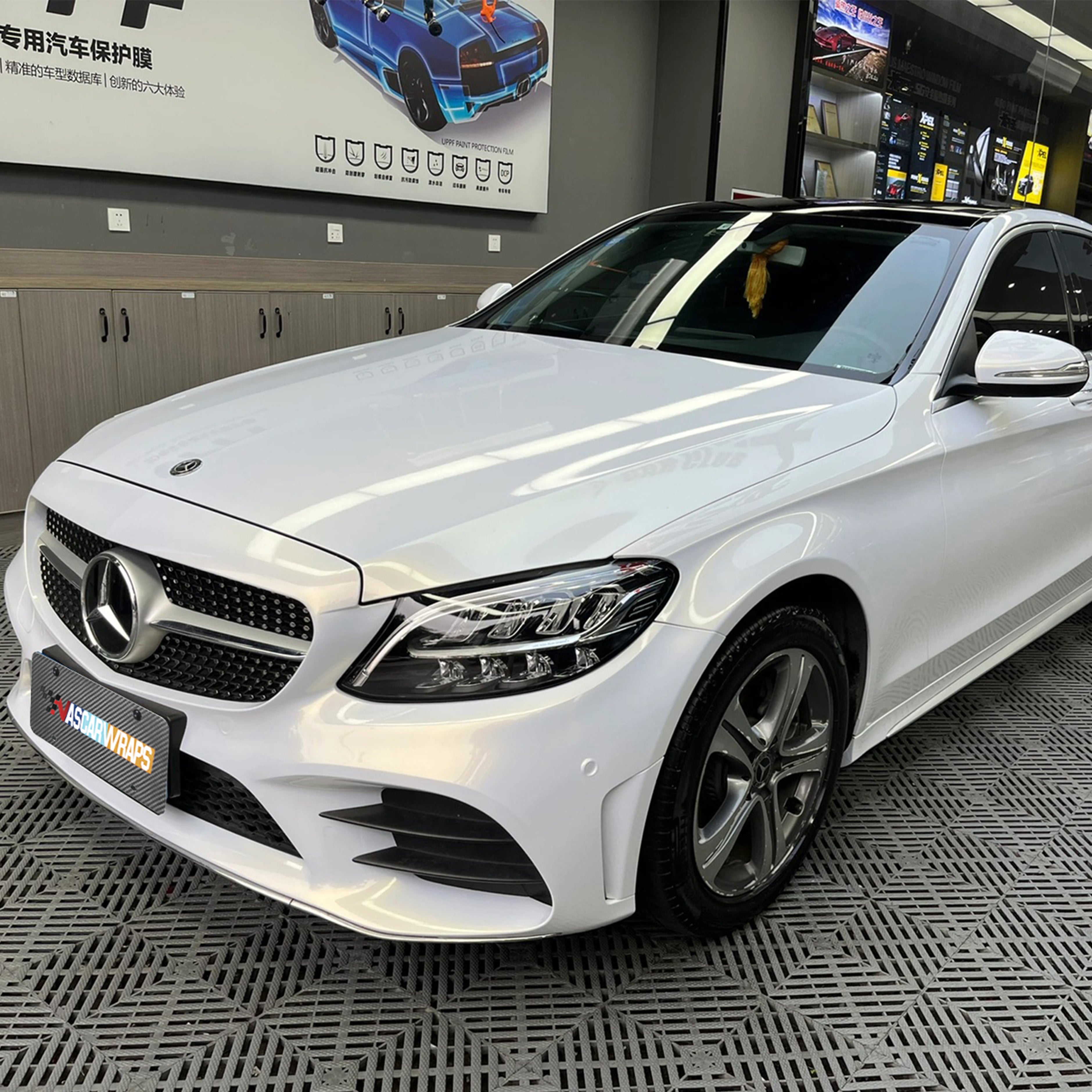 Gloss Pearl White To Gold Vinyl Wrap 2023 01